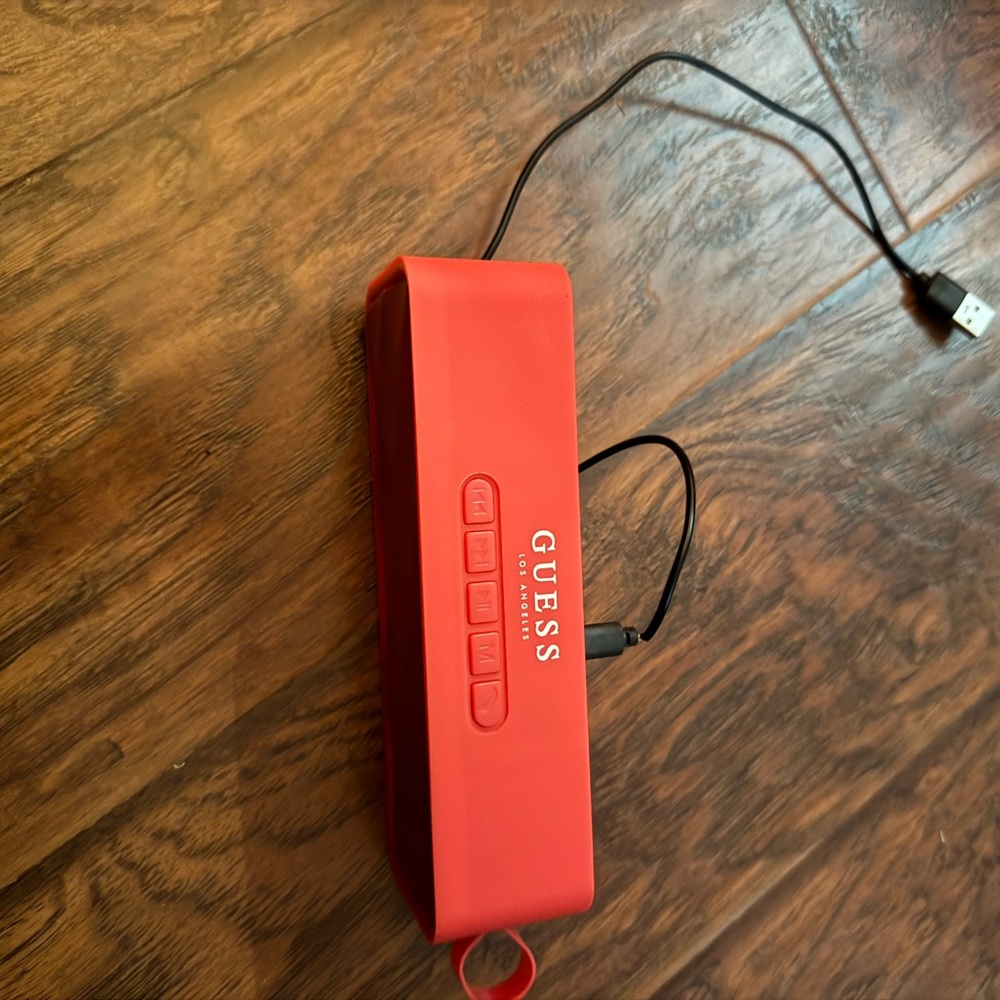 Guess portable speaker
